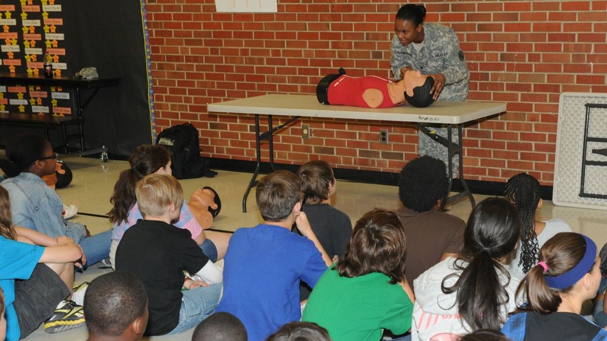 Emergencyready students Fort Leonard Wood children taught to handle