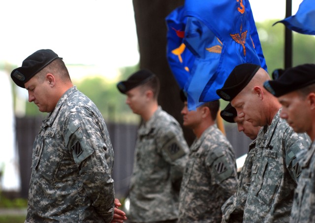 Veterans, Soldiers, Civilians Brave Tropical Storm to Celebrate Fallen Heroes
