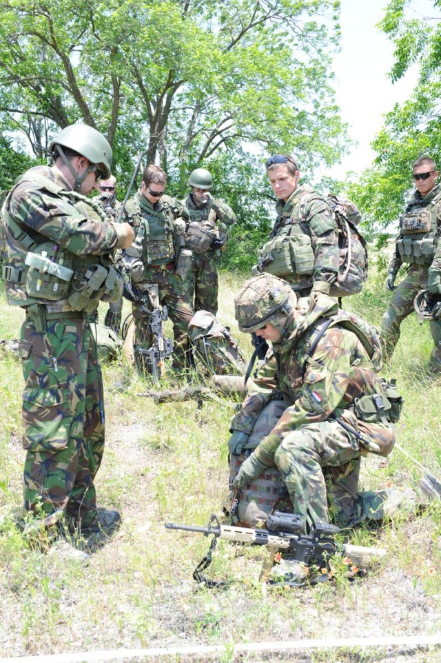 Dutch Training at Fort Hood-1