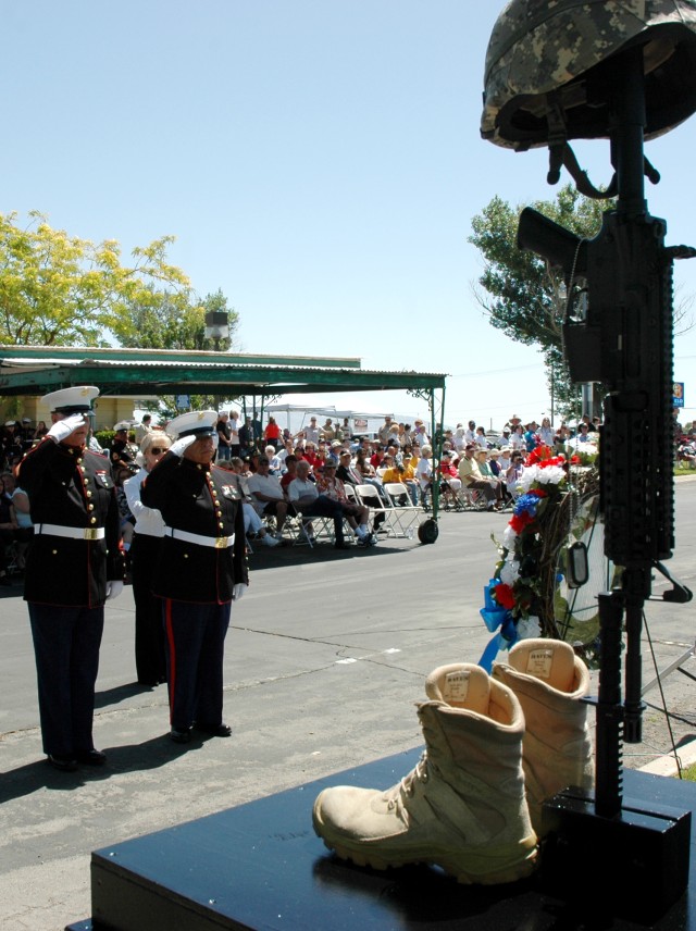 Desert View Cemetery ceremony 2