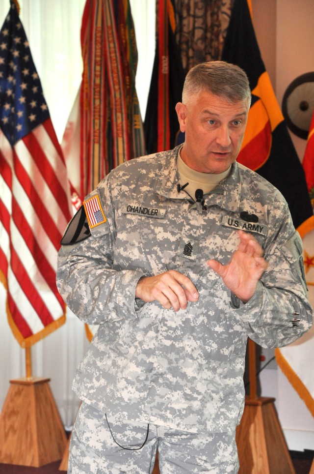 Chandler Visits Tradoc Discusses Army Professionalism During