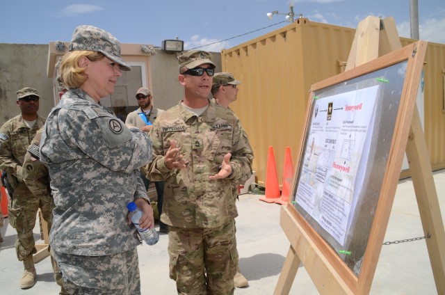ASC Commanding General visits 401st AFSB