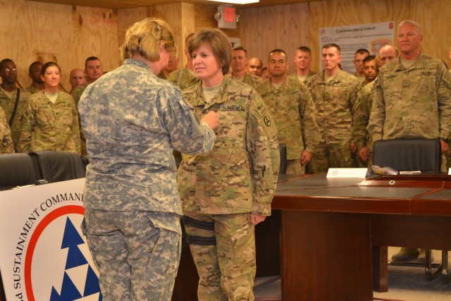 ASC Commanding General visits 401st AFSB