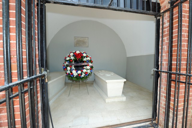 Wreath in Washington Tomb