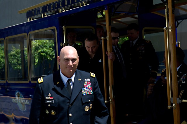 Odierno meets veterans, execs at Universal Studios