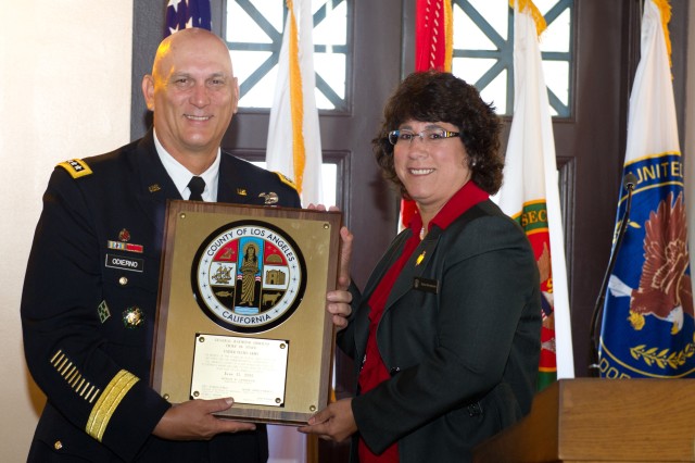 Odierno visits Soldiers, local leaders in L.A.