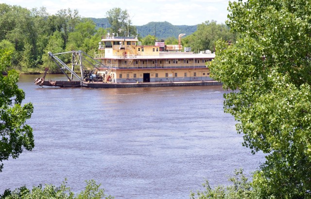 Dredge Thompson makes its final voyage on the Mississippi River