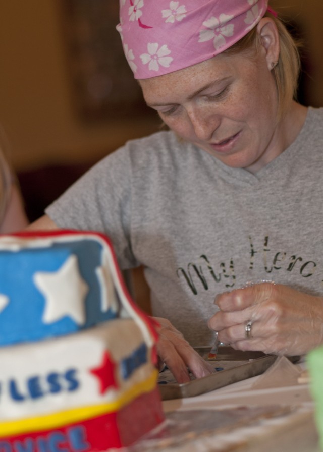 Fort Bragg celebrates 237th Army birthday with cake contest