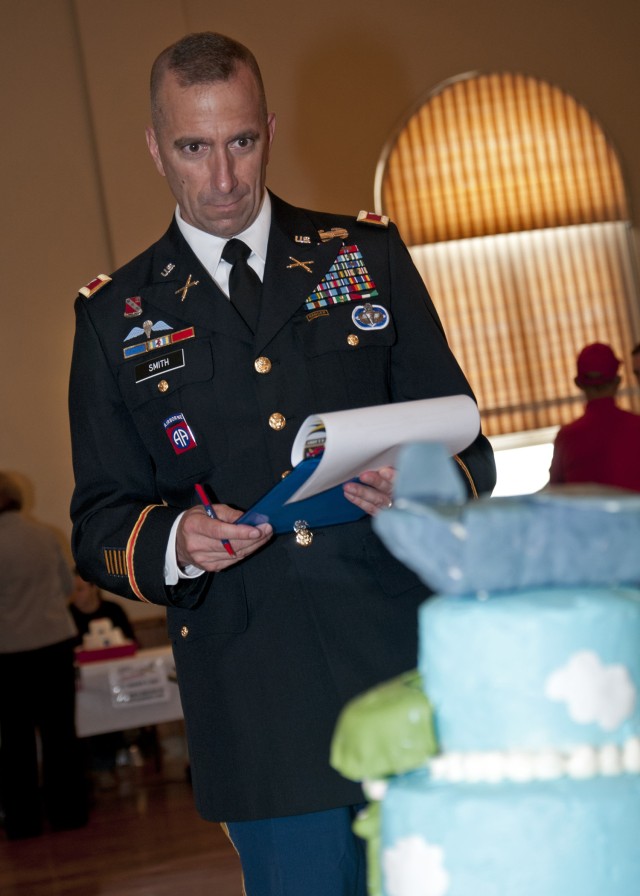 Fort Bragg celebrates 237th Army birthday with cake contest