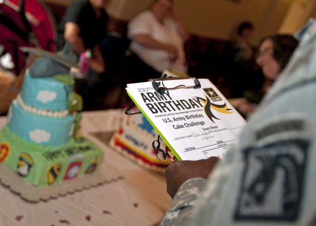 Fort Bragg celebrates 237th Army birthday with cake contest