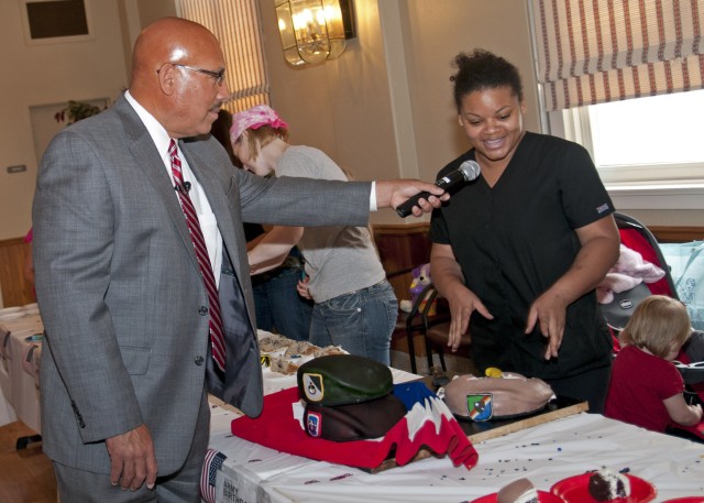 Fort Bragg celebrates 237th Army birthday with cake contest