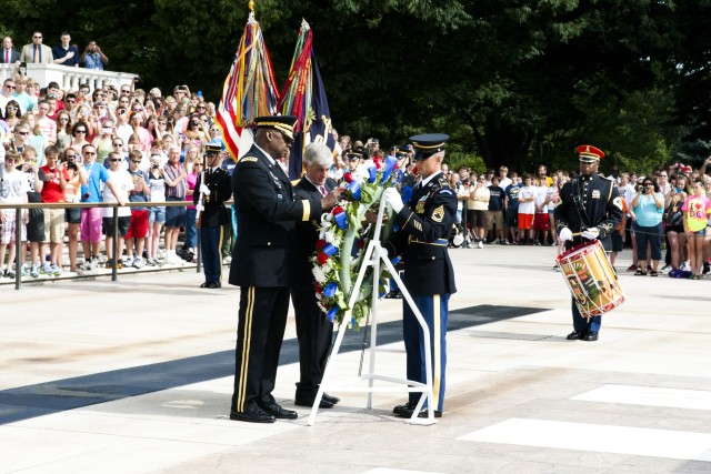 Army Secretary honors, celebrates Army on its 237th Birthday.