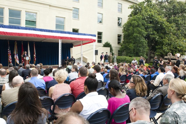 Army Secretary honors, celebrates Army on its 237th Birthday.