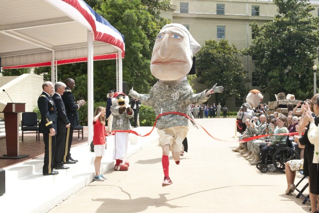 Army Secretary honors, celebrates Army on its 237th Birthday.