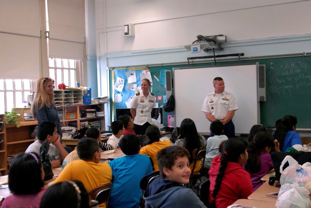 10th Mountain Division Soldiers visit elementary school
