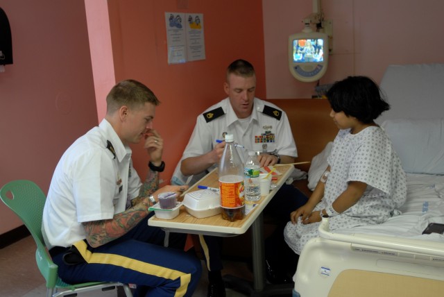10th Mountain Division support Queens Hospital