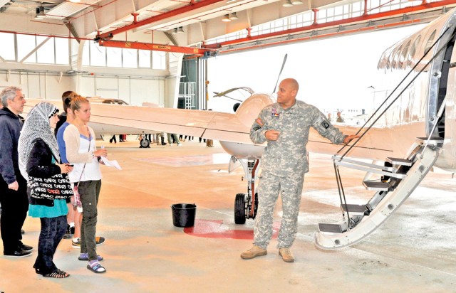 UnderstandinG project students learn about U.S. military mission