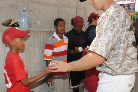 Fort Leonard Wood service members participate in military appreciation  event before Cardinals game Sept. 11, Article