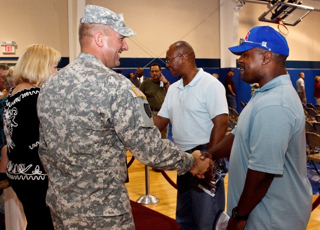 Anniston distribution center welcomes new commander
