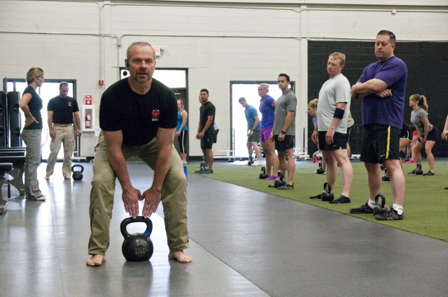 Kettlebells offer multi-faceted workout to keep Fort Bragg Soldiers, Family members fit