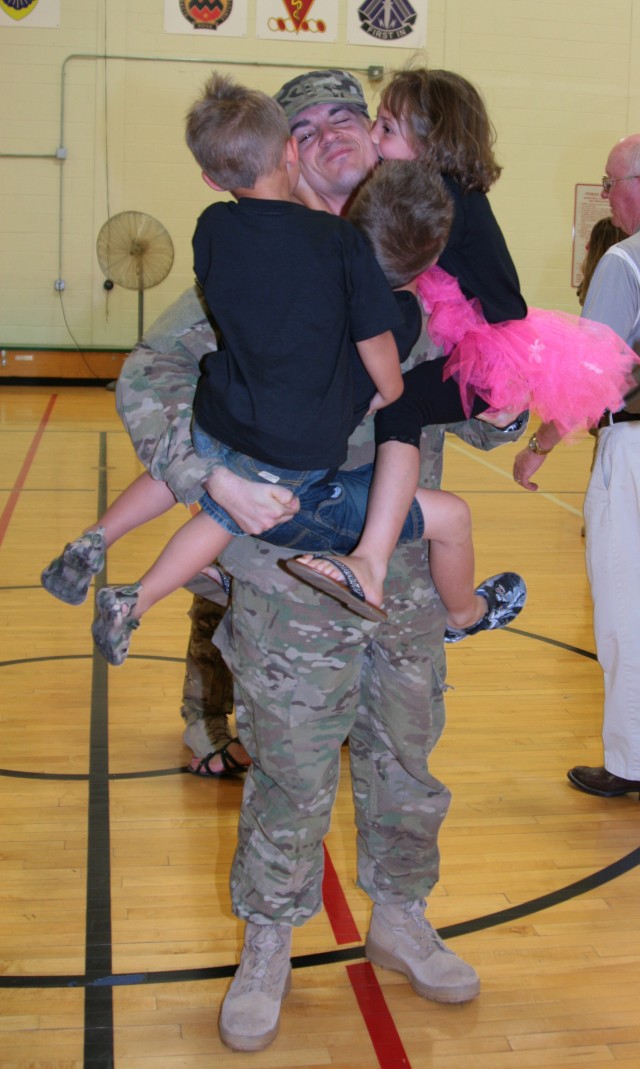 Fort Carson EOD troops return home