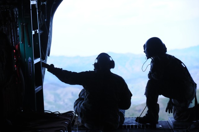 11th Aviation commander joins in gunnery and flight activities