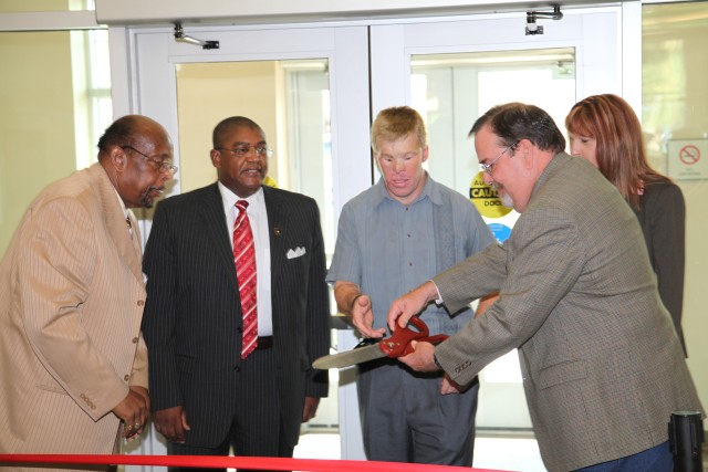 Soldier and Family Assistance Center Ribbon Cutting