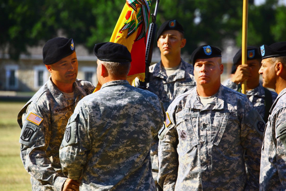 428th FA Brigade welcomes new commander | Article | The United States Army