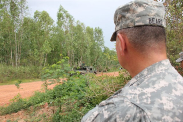 USARPAC DCG observes C-IED training in Thailand