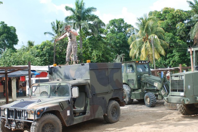 Missouri Soldiers work to use all building materials in Honduras