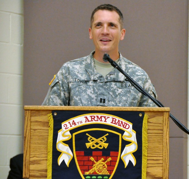 FORSCOM band commander's baton changes hands