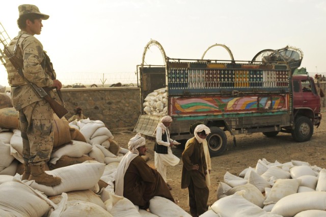 Afghan and American forces deliver humanitarian aid to Shorabak