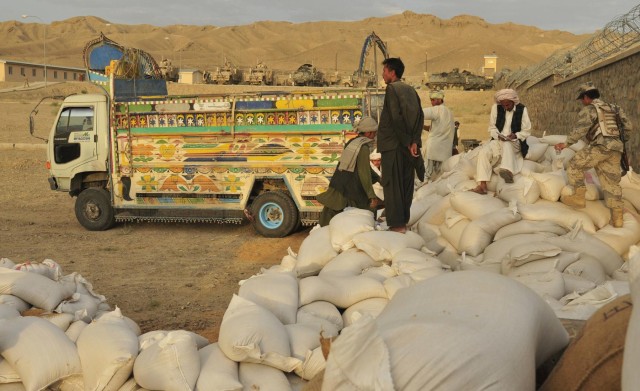 Afghan and American forces deliver humanitarian aid to Shorabak