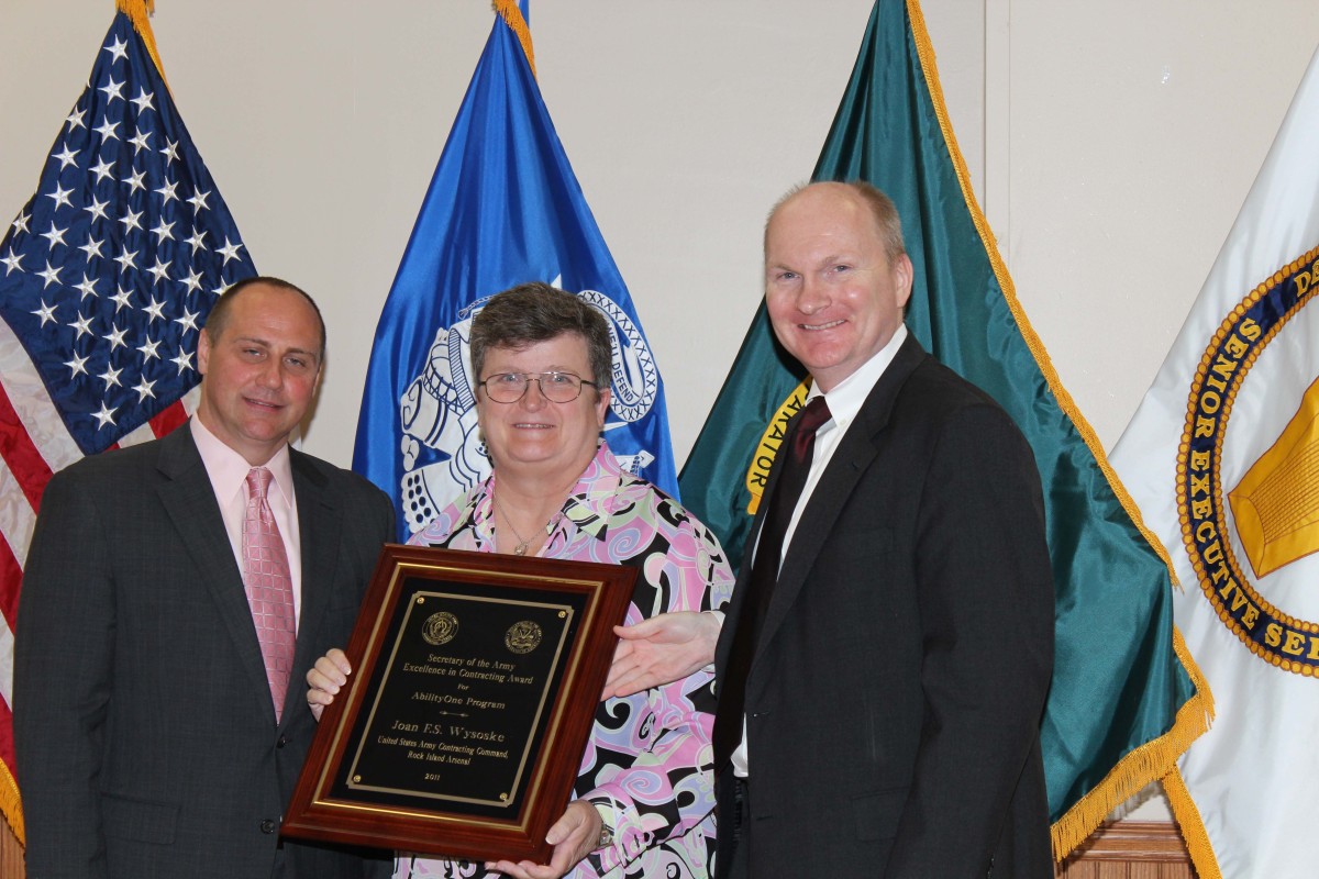 DASA(P) presents awards at ACC-RI | Article | The United States Army