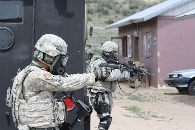 Fort Carson MPs train for special reaction team