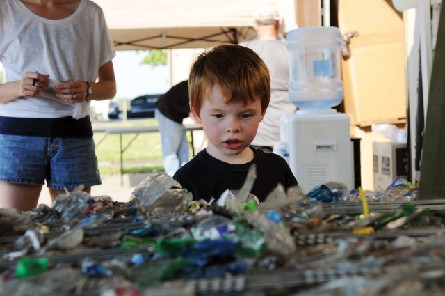 Families enjoy dinner, tour of recycling center