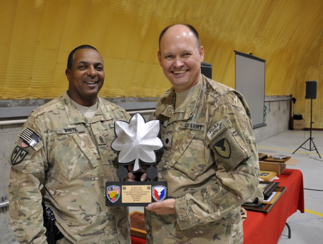 4-401st AFSB Changes Commanders