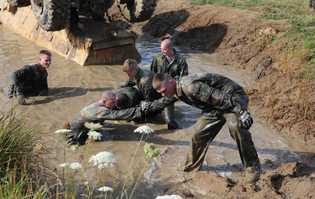 Fort Leonard Wood Marines consider muddy course an honor