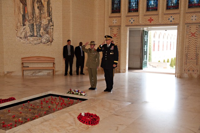 Odierno visits Australian War Memorial