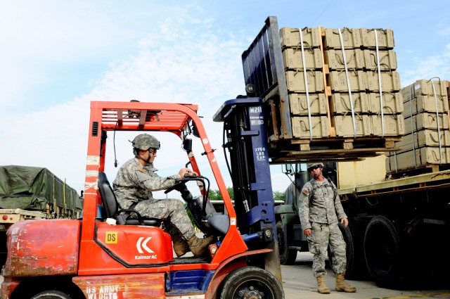 Reserve unit keeps guns firing during Golden Cargo