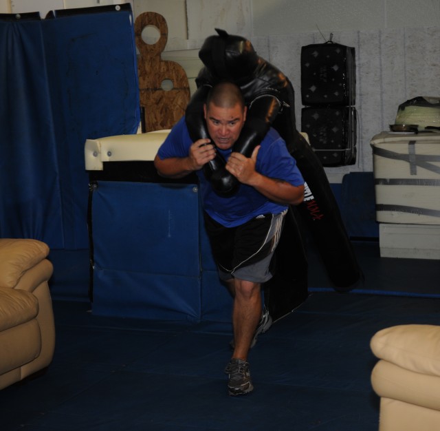 Army South Soldiers get a real world lesson in captivity avoidance, Krav Maga style