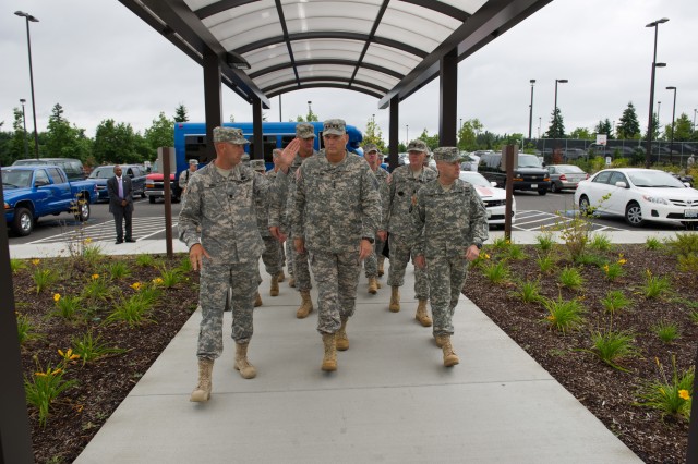 Odierno visits Joint Base Lewis-Mchord