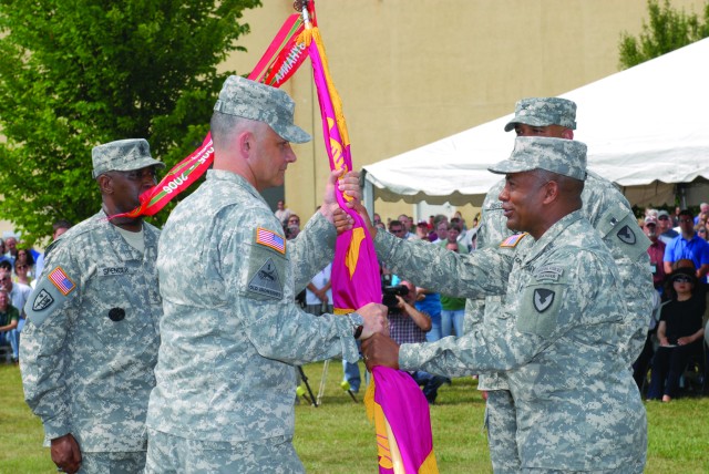 Col. Schr&ouml;ter assumes command of Tobyhanna