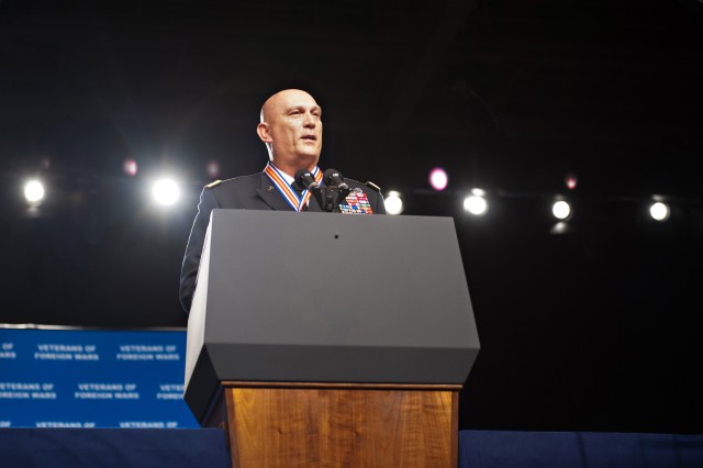 Army Chief of Staff Gen. Ray Odierno receives Dwight D. Eisenhower award
