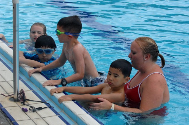 Yongsan kids learn useful life skills in water