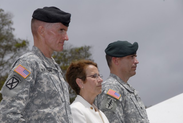 USAG-HI says aloha to leaders