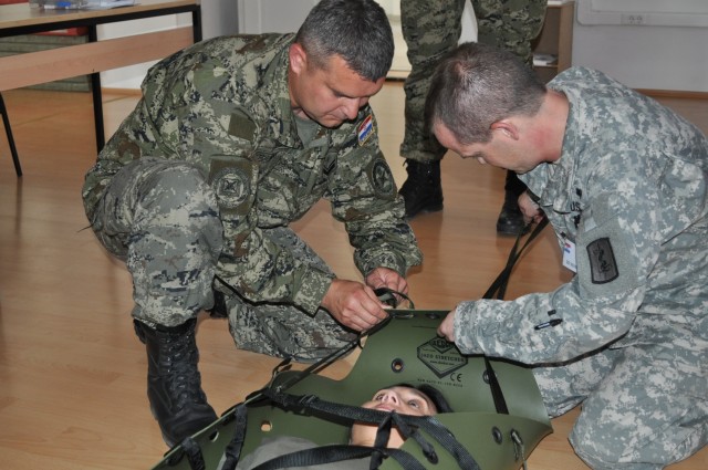 Croatian and US Soldiers improve Medical Partnership