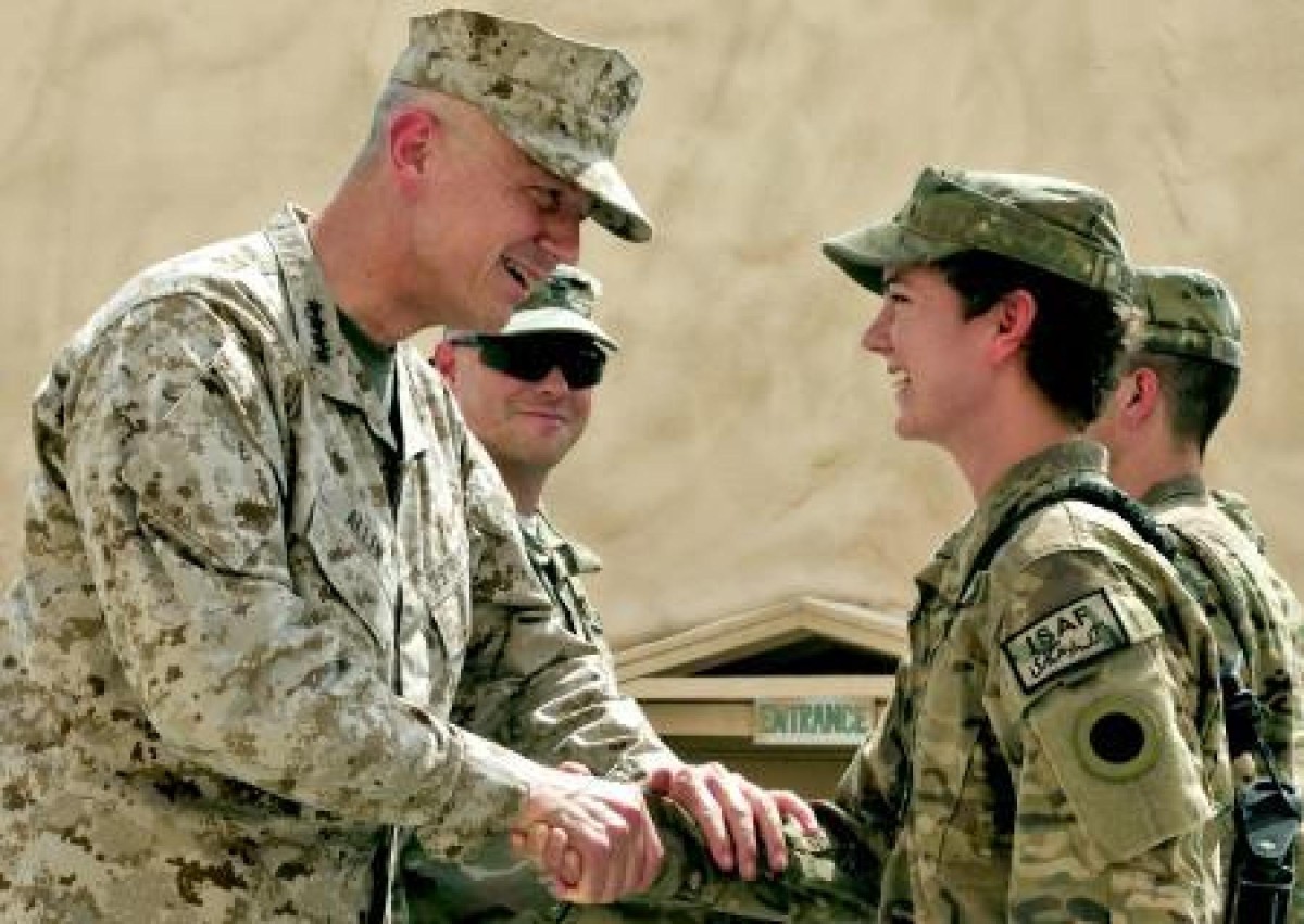 Soldiers get `coined | Article | The United States Army