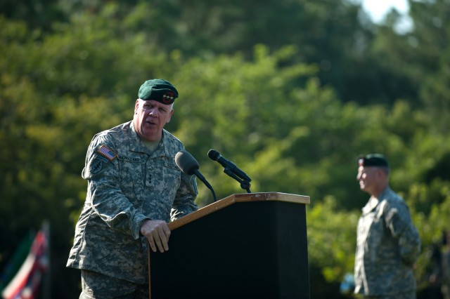 CSA Hosts USASOC Change of Command