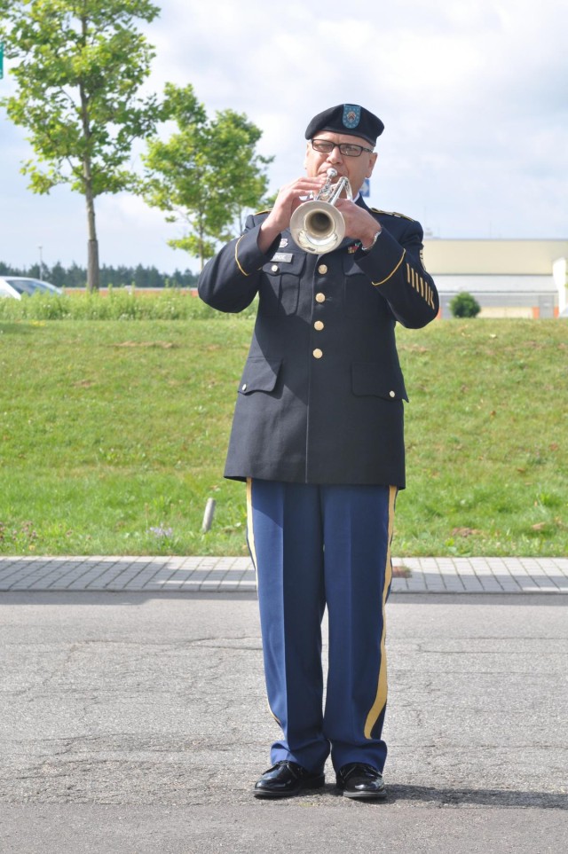 Army Reserve bugler renders honors